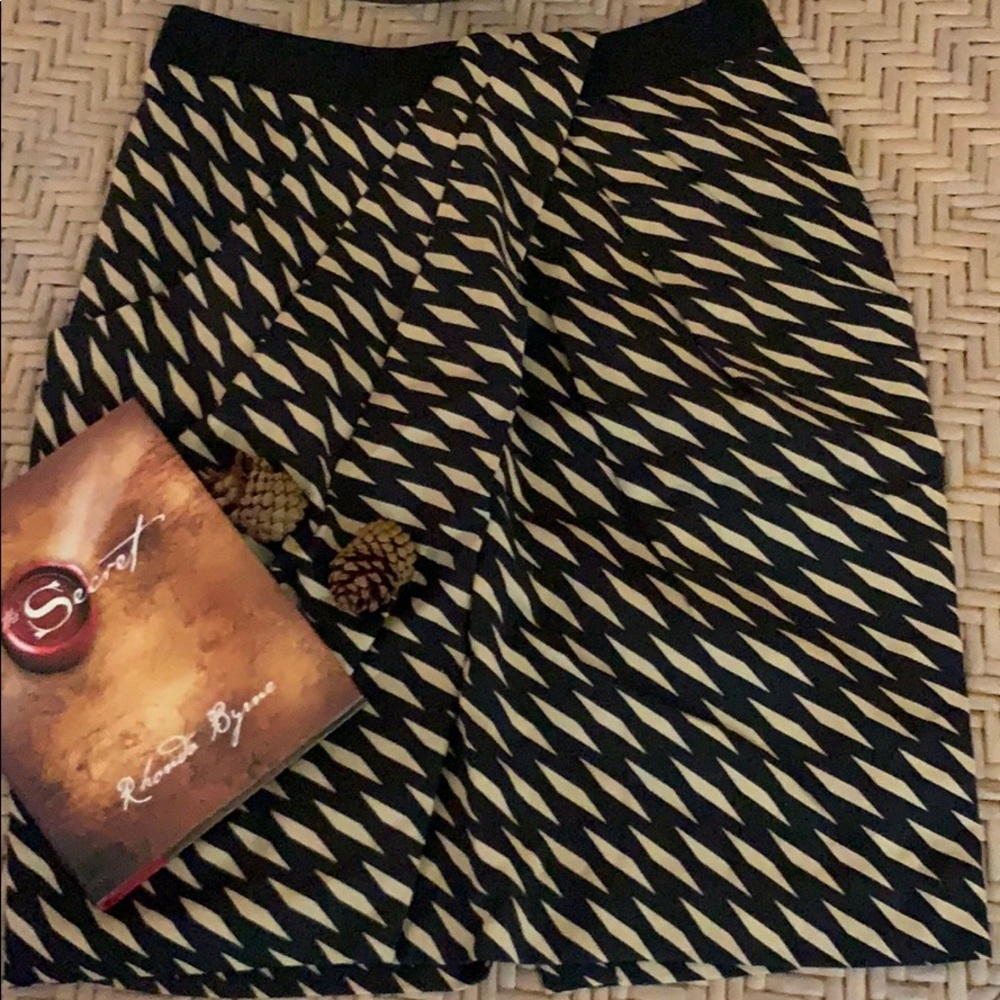 Feo skirt. Black and Tan